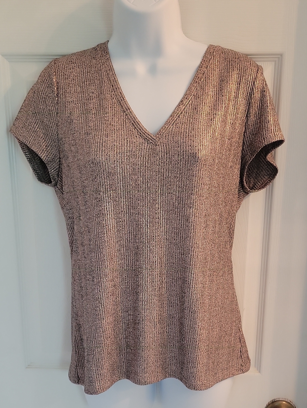 White House Black Market Metallic Ribbed V-Neck Tee - Rose Gold
